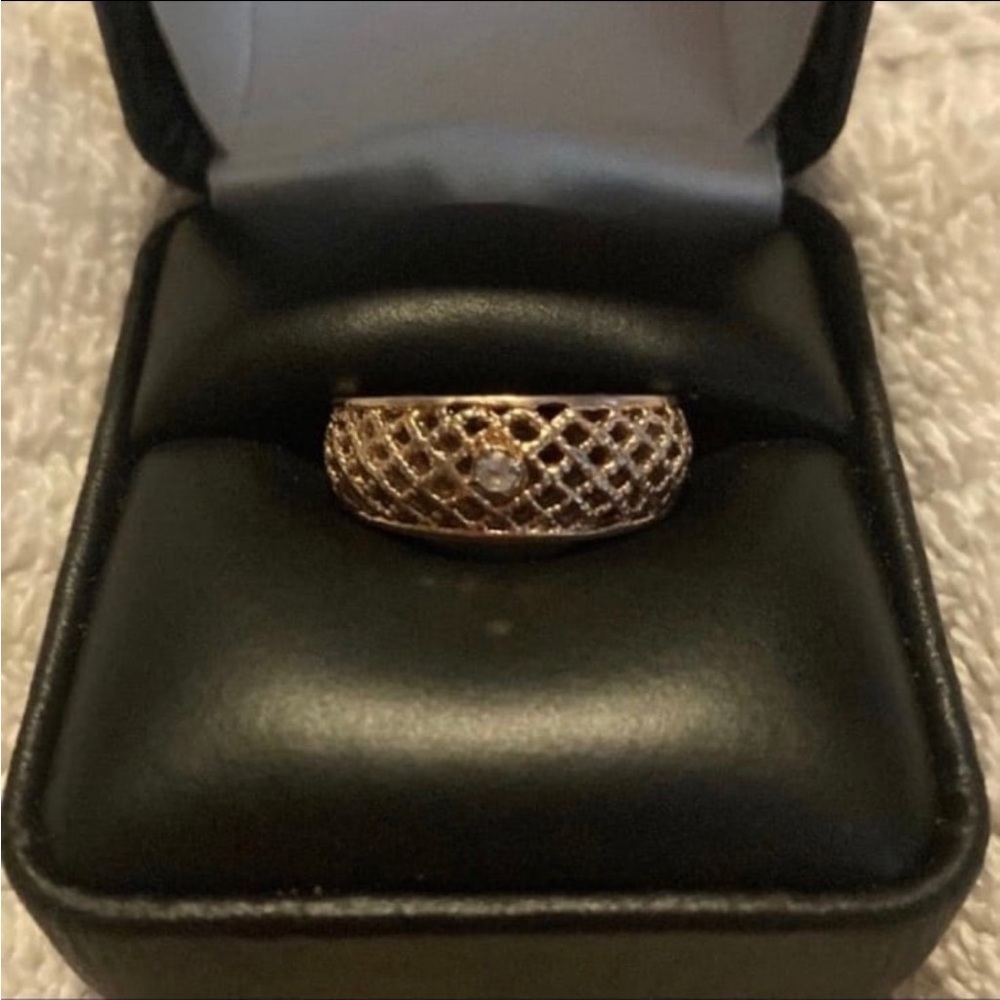 Vintage Mid Century Intricate Gold Band by Avon Size 6